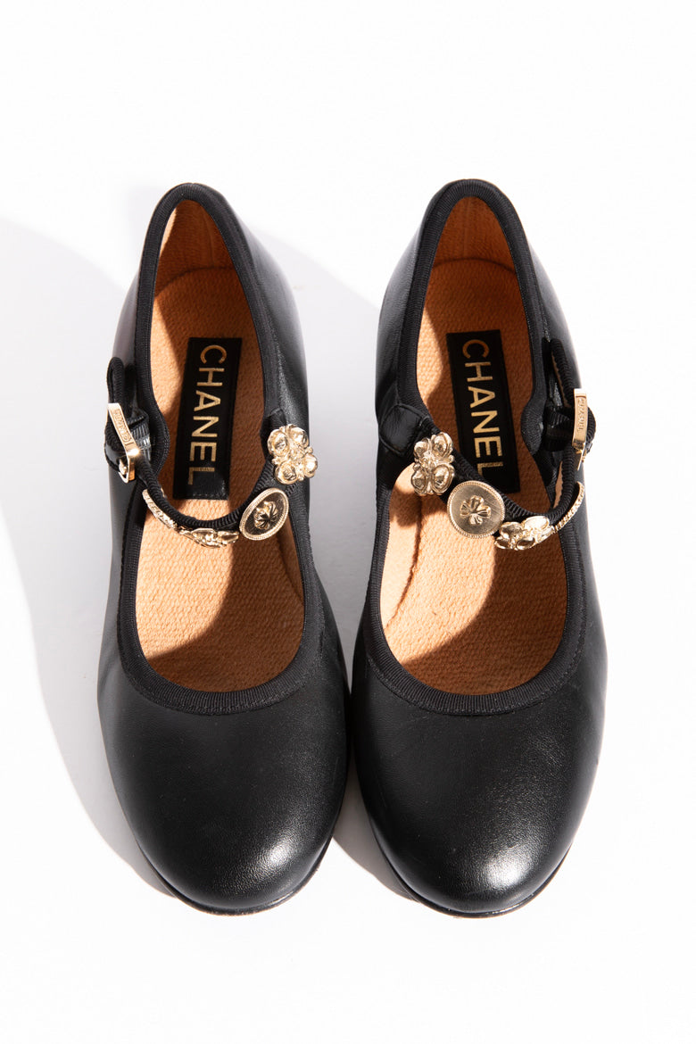 CHANEL '24 F/W Black Mary Jane Gold Charm Lambskin Pumps (Sz. 38)